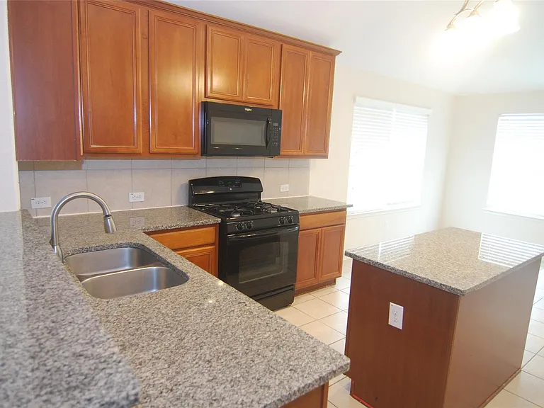 2834 Lockeridge Pines Dr — Photo 3