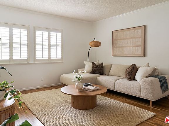 3rd image of 5882 Bowcroft St Unit 3