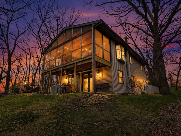 5A11 White Buffalo Dr, Apple River, IL 61001