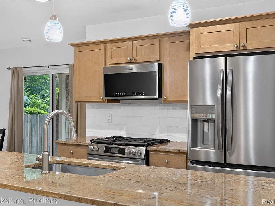 49050 Fuller Rd, photo 8
