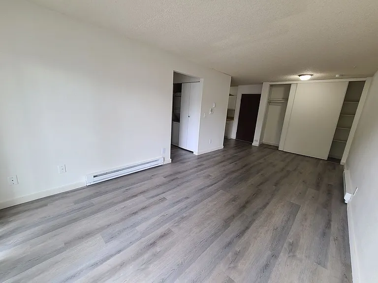 15015 Shoreline Apartments — Photo 35