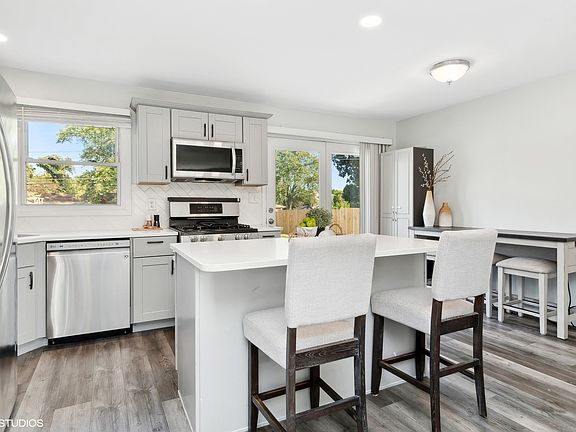 4th image of 302 Arrowhead Dr