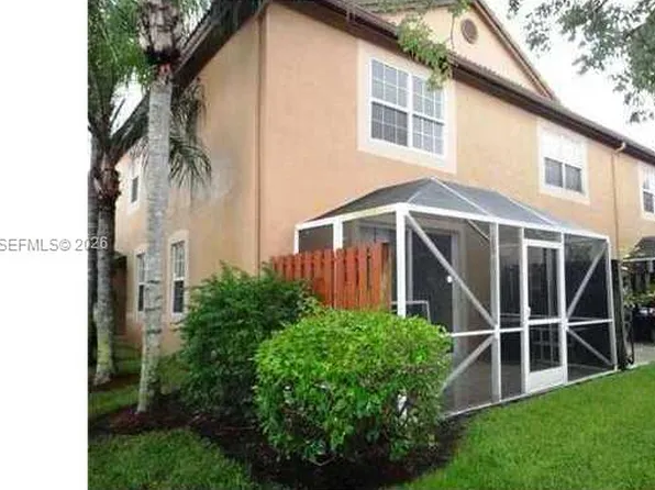 1621 Barcelona Way #6-32, Weston, FL 33327