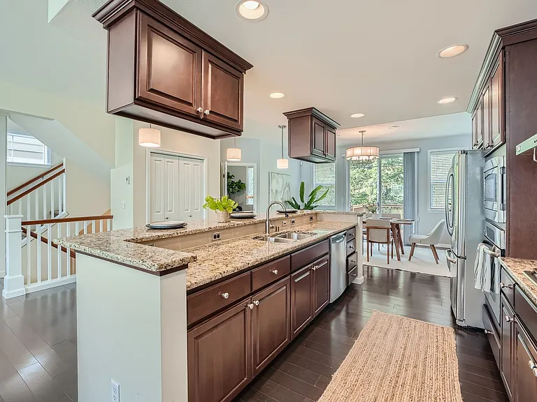 10502 SE 10th Ct — Photo 10