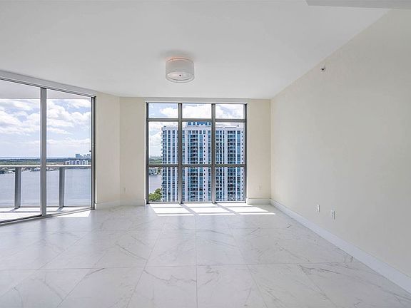 3rd image of 17111 Biscayne Blvd #930