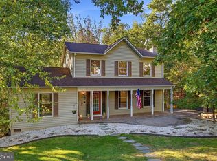 324 Overlook Dr, Cross Junction, VA 22625