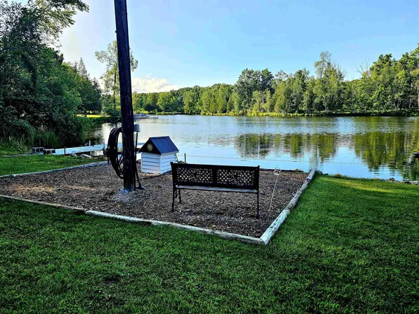 6760 W Shore Dr, Weidman, MI 48893