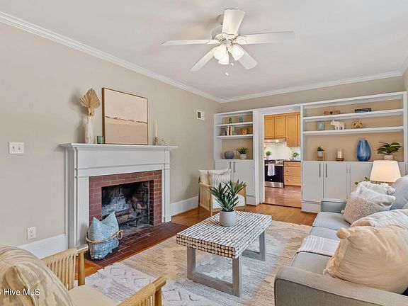 3rd image of 109 Wayne Drive