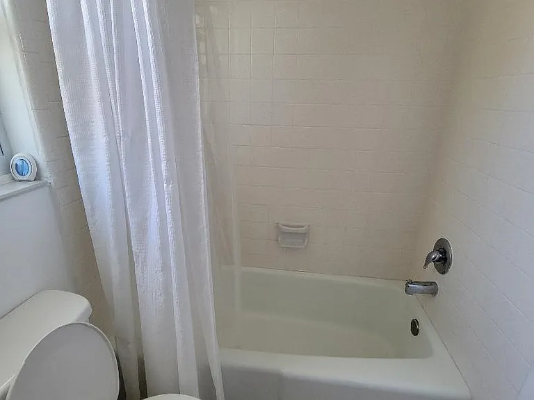 1258 Franklin St #1 — Photo 14
