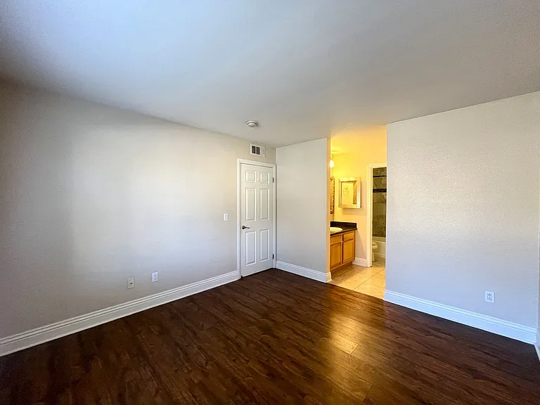 2550 San Gabriel Way #104 — Photo 16