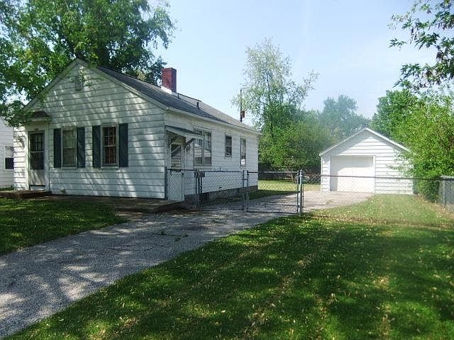2nd image of 1800 Herndon Dr