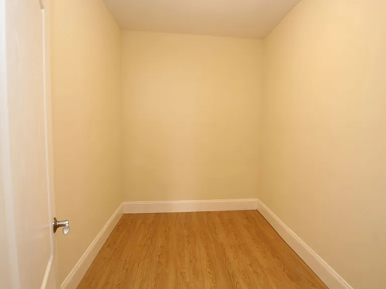3 Good Hope Ct — Photo 32