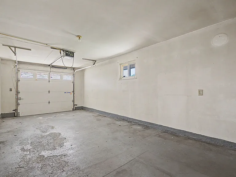 4558 Cordell Dr — Photo 7