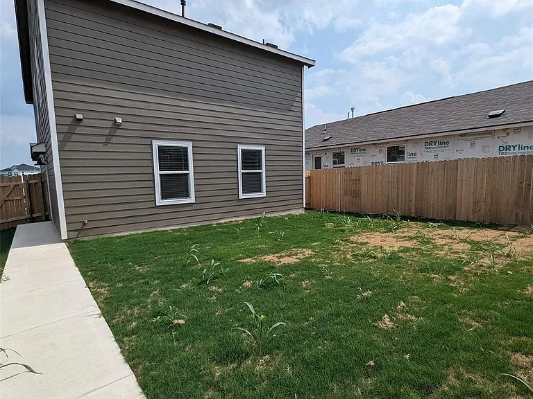 152 Avre Loop — Photo 24