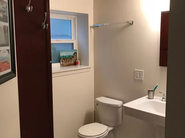 Waverly Court, 2441 8th Ave N APT G, Seattle, WA 98109