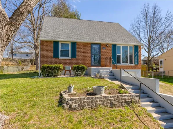 2405 Bittersweet Ln, Saint Joseph, MO 64503