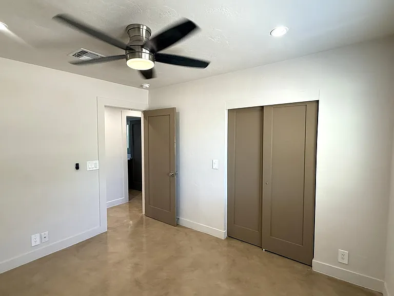 426 S Stratford Dr — Photo 26