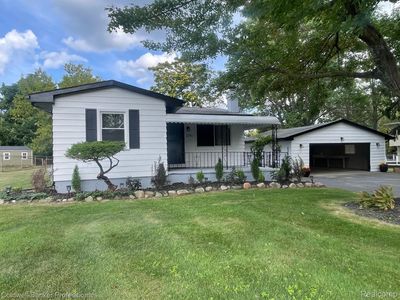 2761 Gorlad St, Lake Orion, MI, 48360