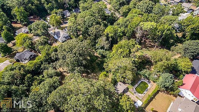 2nd image of 1381 Willow Pl