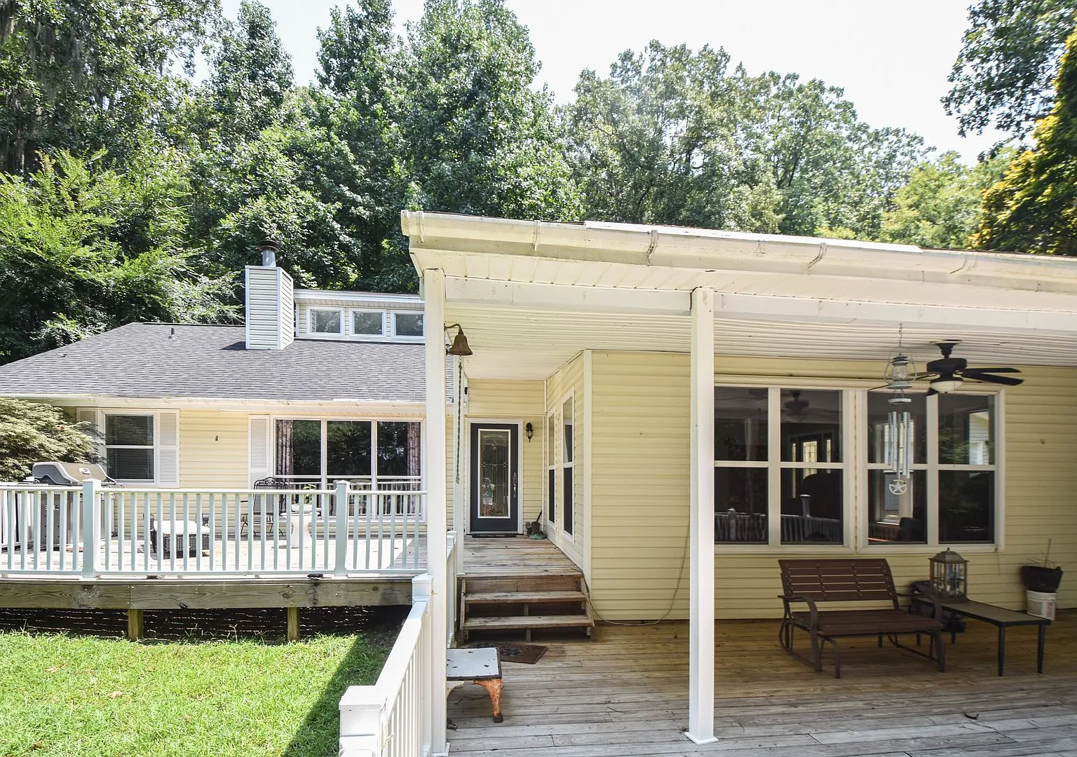 Water Front Home for Rent on Lake Jordan in Titus, AL — Photo 4