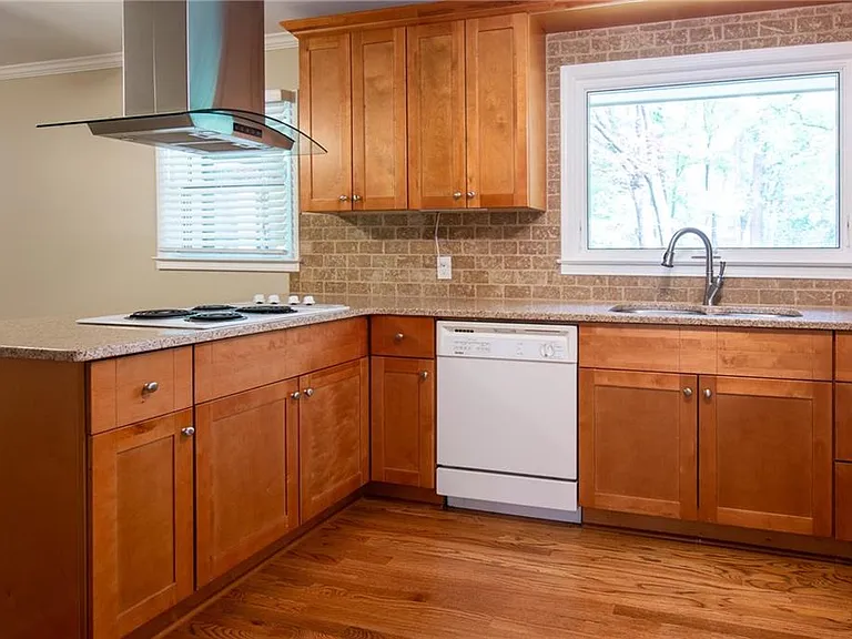 2852 Talisman Ct NE — Photo 7
