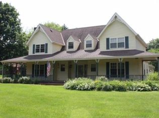 236 N Taliesin Rd, Wales, WI 53183
