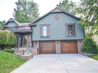 427 SW Windmill Ln, Lees Summit, MO 64082