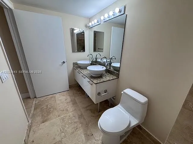 41 SE 5th St #2411 — Photo 15
