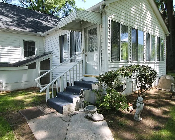 1004 Anderson Rd S — Photo 46