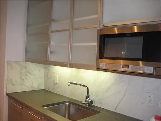 Sold by R New York | media 10