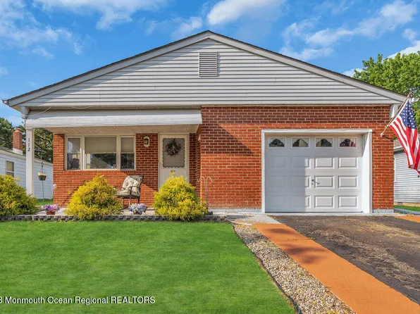 112 Santiago Drive, Toms River, NJ 08757