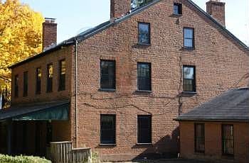 4th image of 637 Western Ave