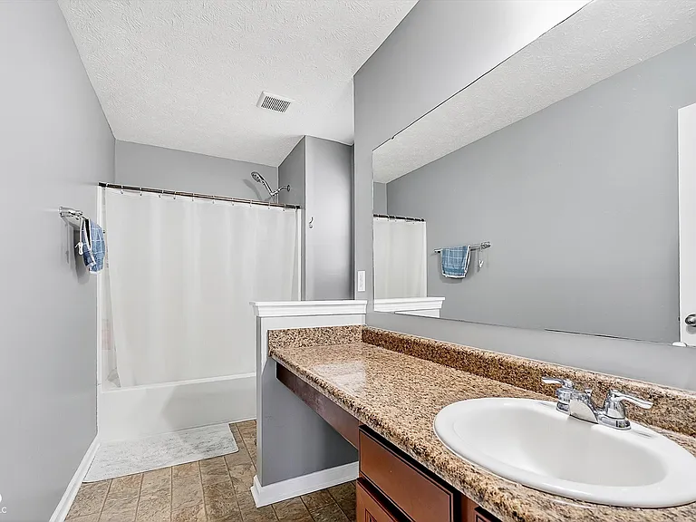 15472 Old Pond Cir — Photo 26