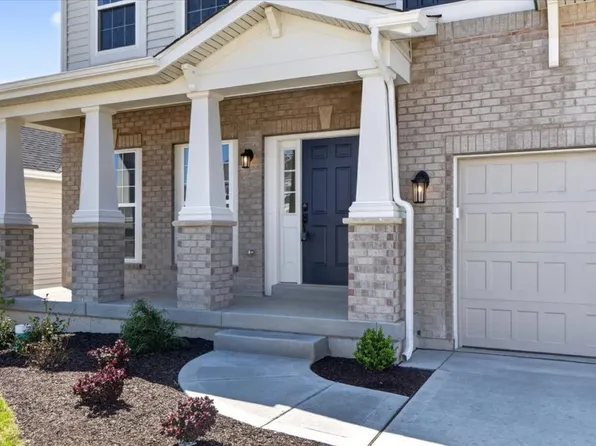 420 Farmhouse Dr, Wentzville, MO 63385
