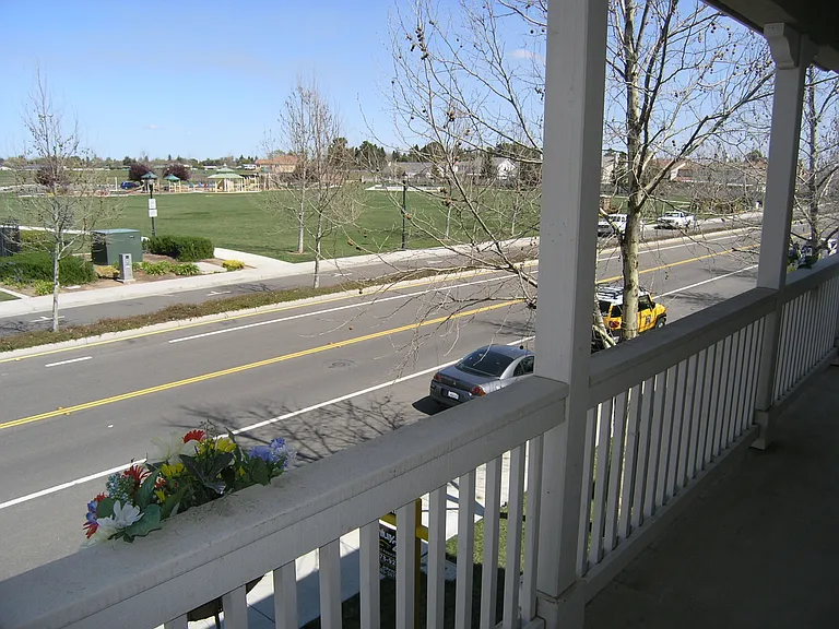 1335 Valley Glen Dr — Photo 9