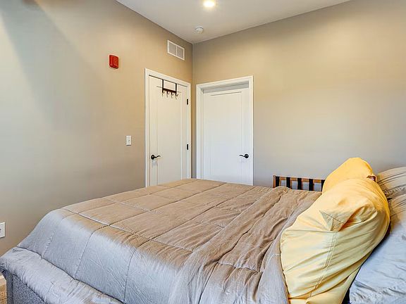 2nd image of 3809 Liberty Ave Unit 307