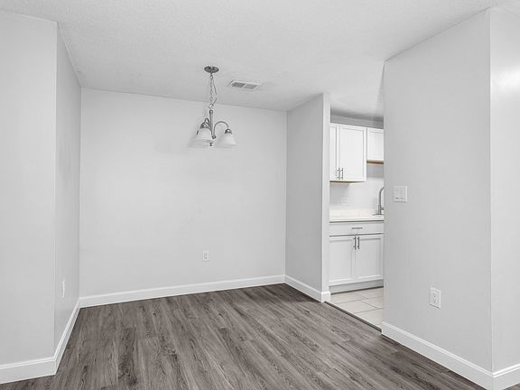 3rd image of 2604 Franklin Crossing Rd #2604