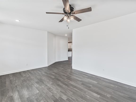 5th image of 7218 Hilliard Cir