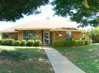 1502 Bentwood Dr, Iowa Park, TX 76367