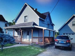 15765 Maple Ln, Center City, MN 55012