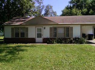 3215 SW Sena Dr, Topeka, KS 66604
