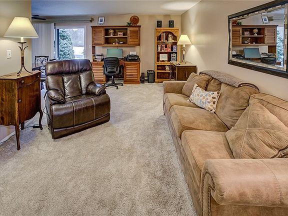 5th image of 7465 Creekwood Ct #13B