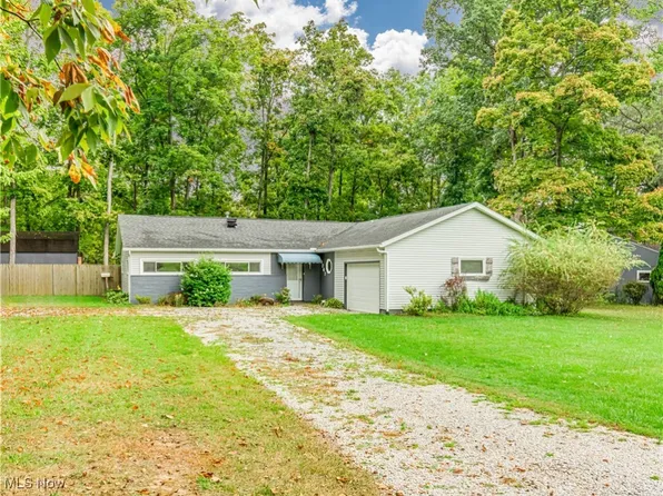 3267 Sandy Lake Rd, Ravenna, OH 44266