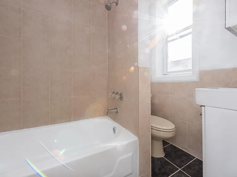 268 Hancock Ave #3R — Photo 7