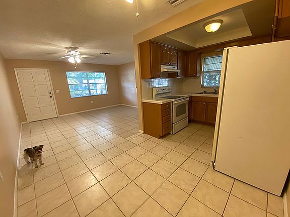 2nd image of 3066 Englewood Dr