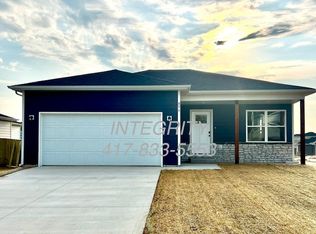 896 Spring Hill Ave, Springfield, MO 65802