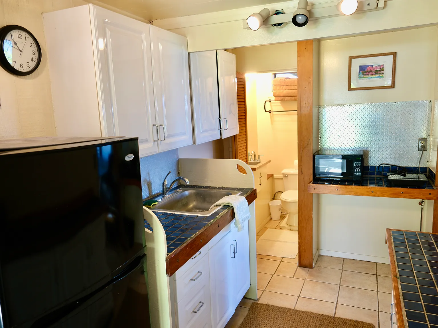 Studio, 250 sqft, $2,500 — Photo 4
