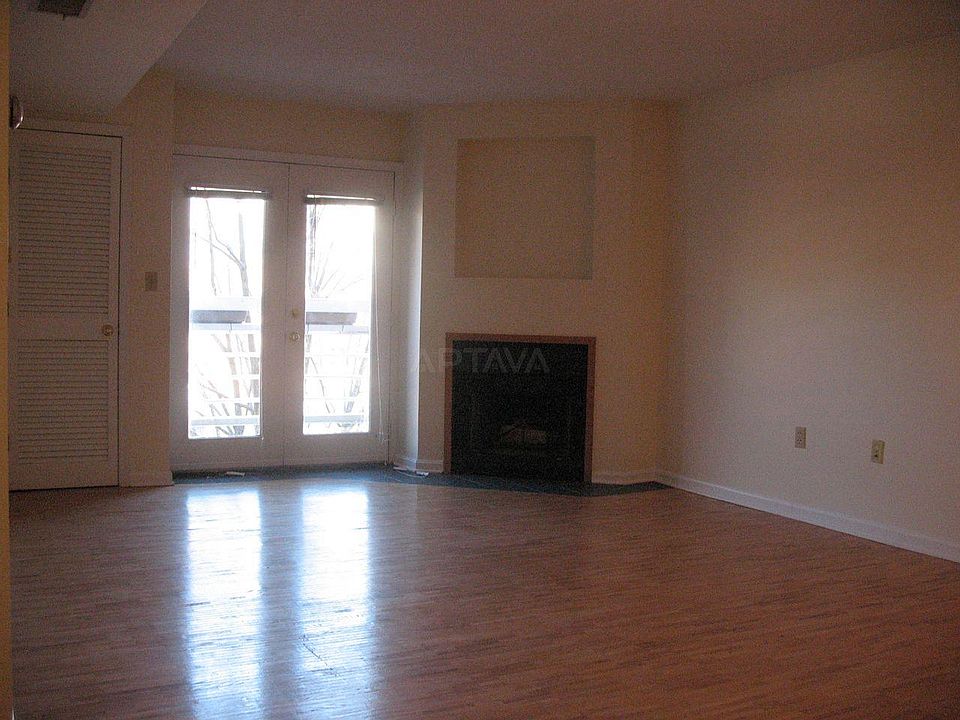 1st image of 345 Franklin St #125