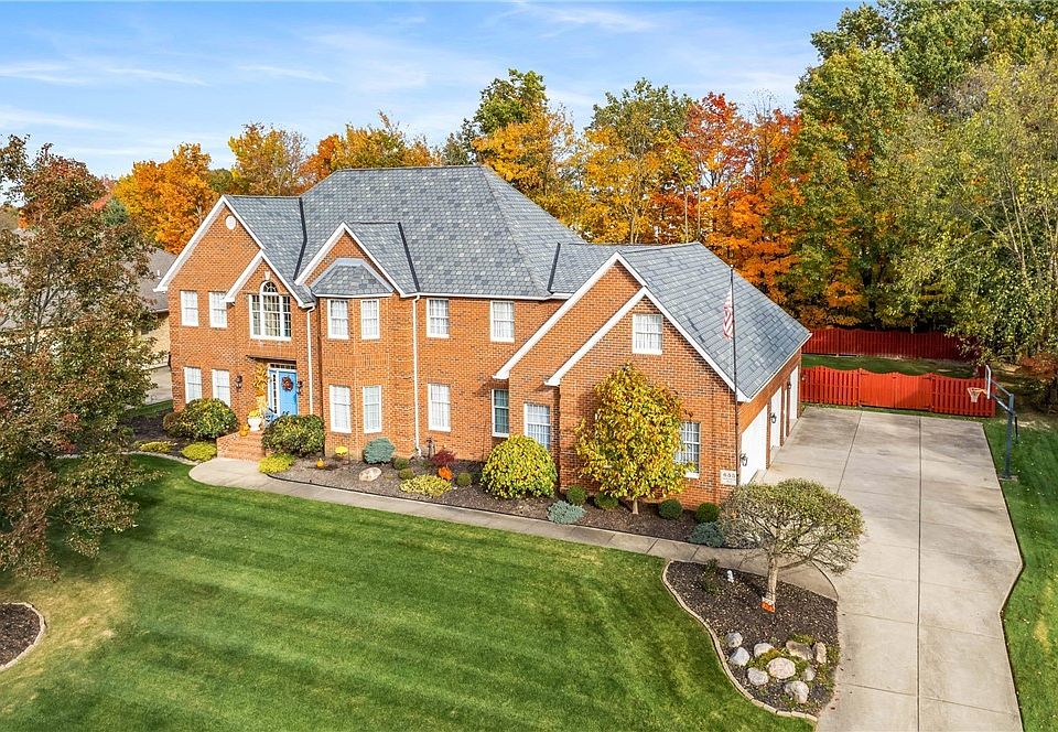 1st image of 655 Saddlebrook Dr