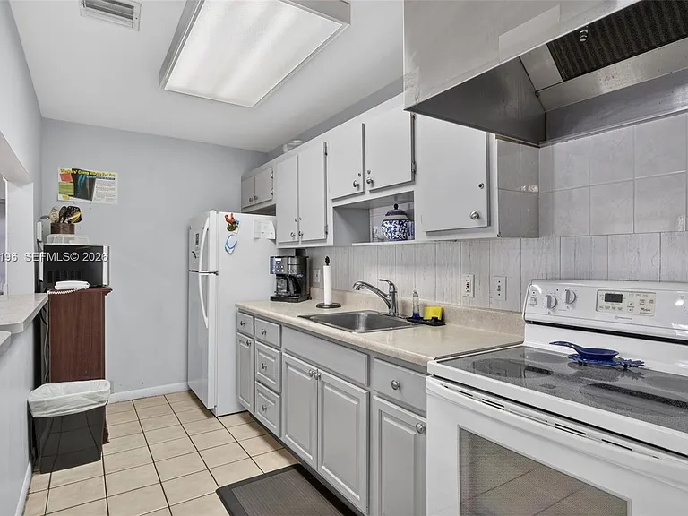 4626 Lucerne Lakes Blvd E #202 — Photo 24